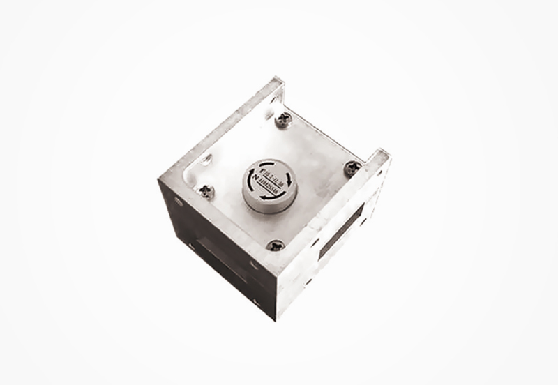 Compact 3 port RF ferrite circulator